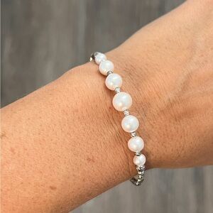 Elegant White Pearl Bracelet